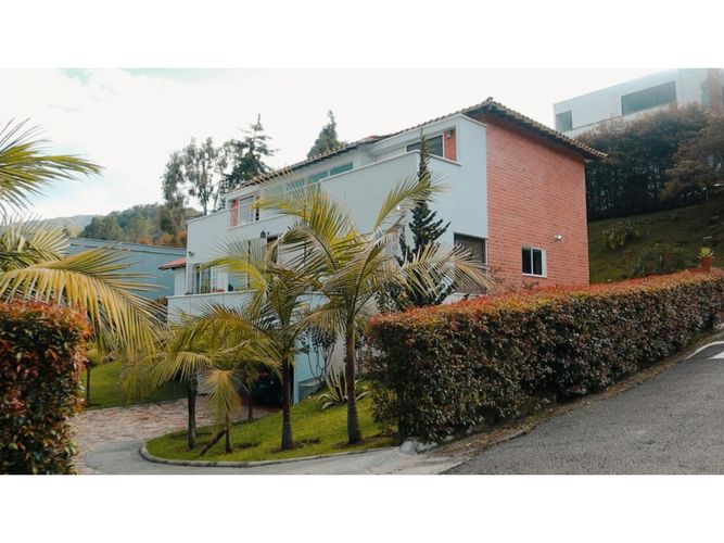 Casa en venta en Loma Del Escobero, Envigado · foto 2 de 6