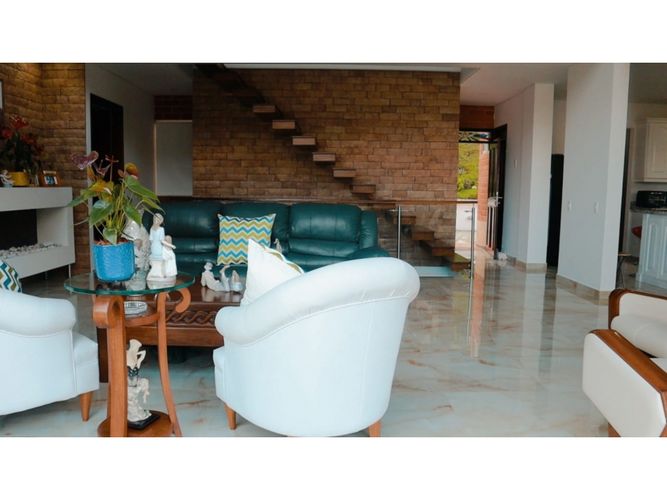 Casa en venta en Loma Del Escobero, Envigado · foto 5 de 6