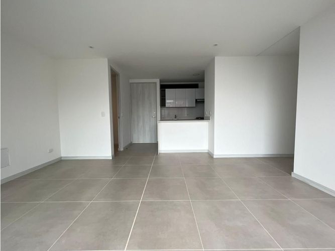 Apartamento de 3 alcobas en venta en El Diamante No. 2, Medellín, 86 m² · foto 2 de 14