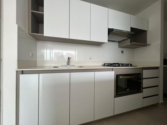 Apartamento de 3 alcobas en venta en El Diamante No. 2, Medellín, 86 m² · foto 7 de 14