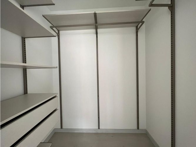 Apartamento de 3 alcobas en venta en El Diamante No. 2, Medellín, 86 m² · foto 9 de 14