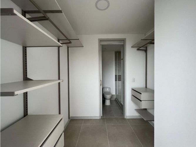 Apartamento de 3 alcobas en venta en El Diamante No. 2, Medellín, 86 m² · foto 12 de 14