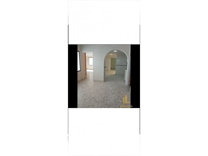 Casa de 8 alcobas en venta en La Candelaria, Medellín, 280 m² · foto 3 de 24