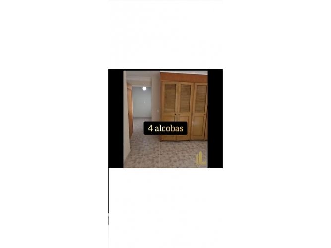 Casa de 8 alcobas en venta en La Candelaria, Medellín, 280 m² · foto 19 de 24