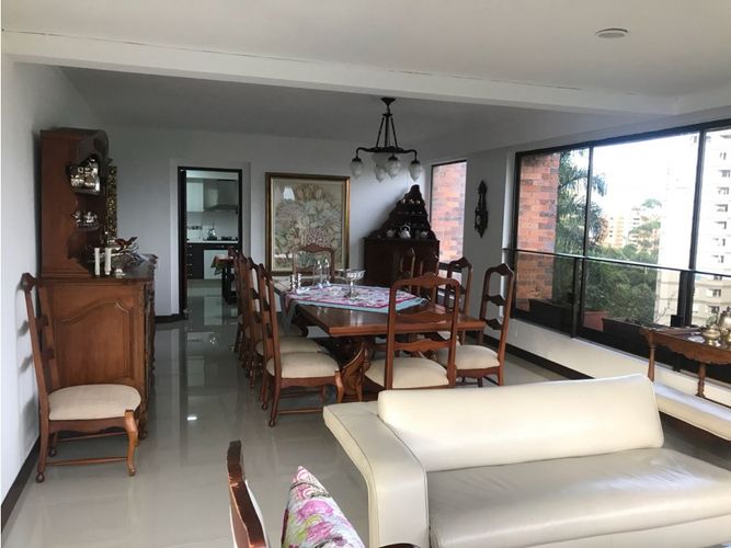 Apartamento de 4 alcobas en arriendo en El Campestre, Medellín, 444 m² · foto 2 de 14