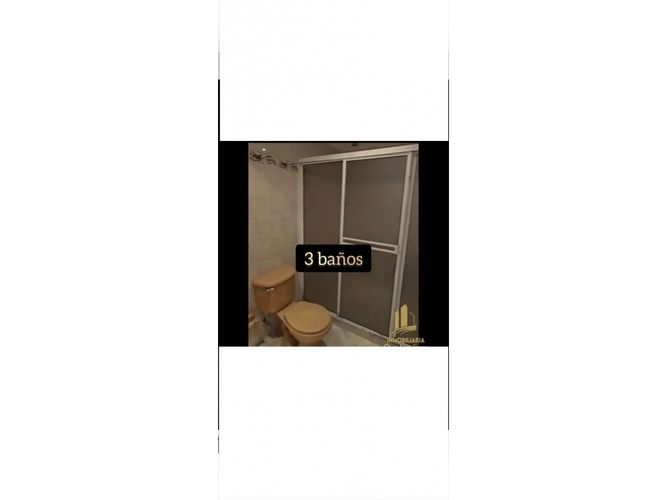 Casa de 8 alcobas en venta en La Candelaria, Medellín, 280 m² · foto 22 de 24