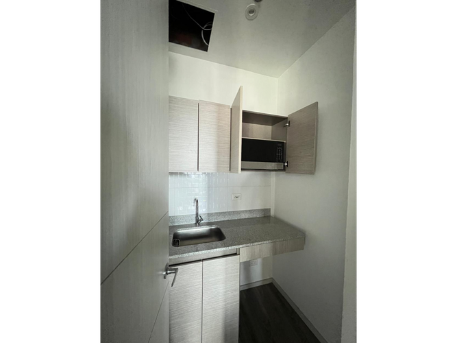 Oficina en arriendo en Los Balsos, Medellín, 44 m² · foto 8 de 9