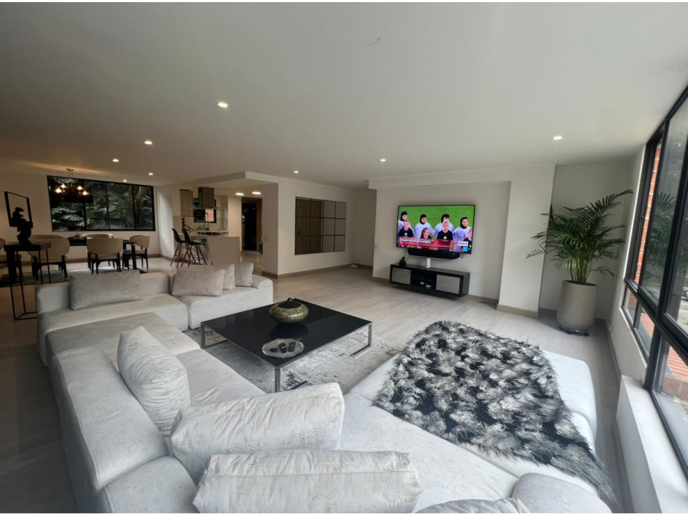 Apartamento en arriendo en El Campestre, Medellín · foto 2 de 22