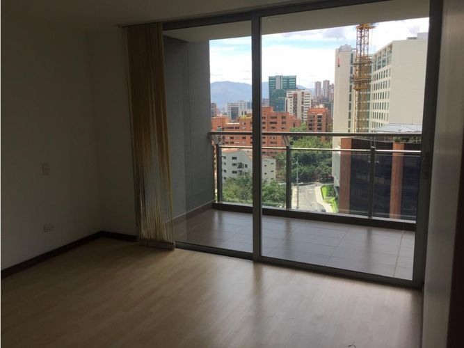 Apartamento de 2 alcobas en arriendo en Oviedo, Medellín, 100 m² · foto 9 de 17