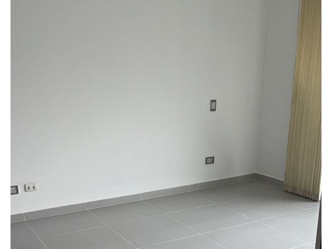 Apartamento de 2 alcobas en arriendo en Oviedo, Medellín, 100 m² · foto 14 de 17