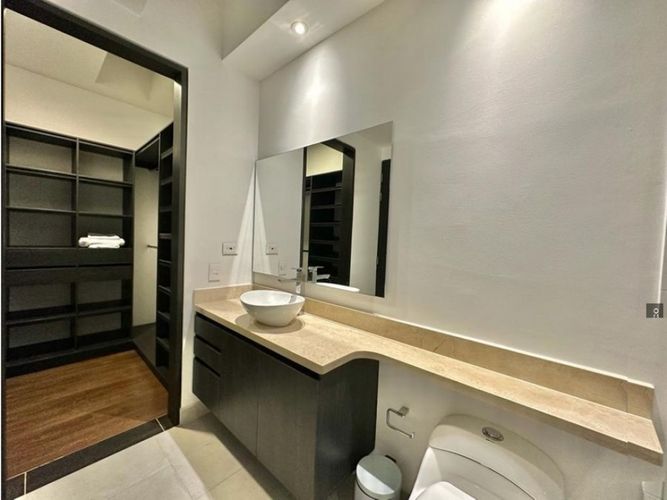 Casa de 5 alcobas en venta en Las Palmas, Medellín, 780 m² · foto 19 de 24