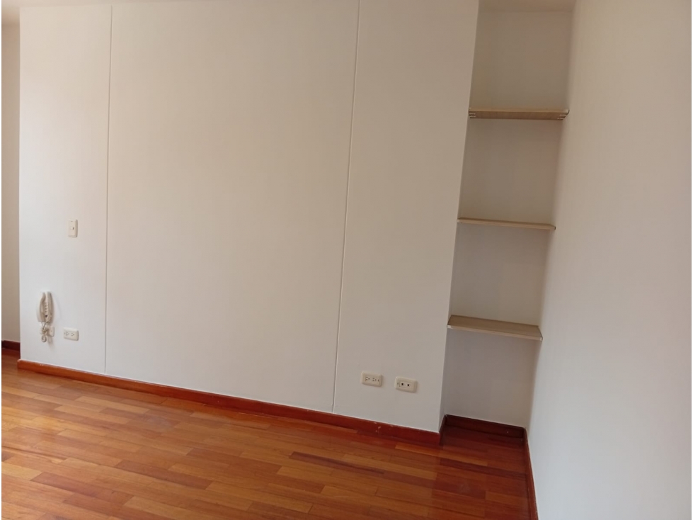 Apartamento en arriendo en Los Naranjos, Medellín · foto 2 de 19