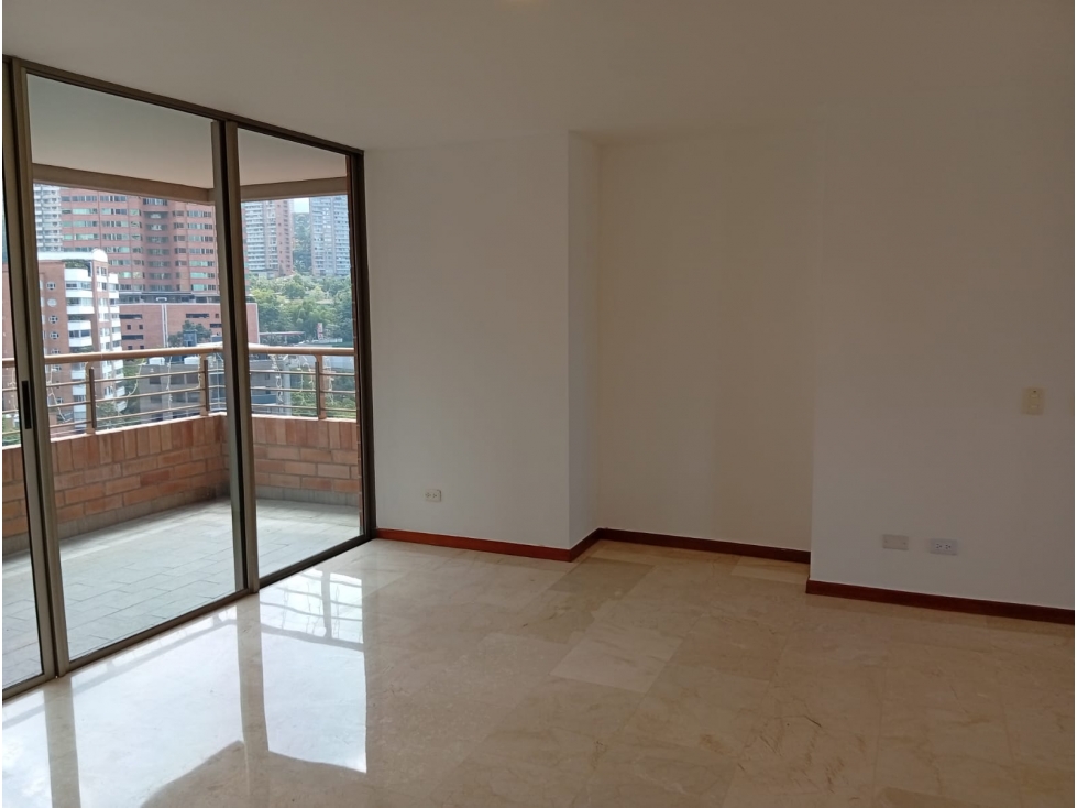 Apartamento en arriendo en Los Naranjos, Medellín · foto 6 de 19