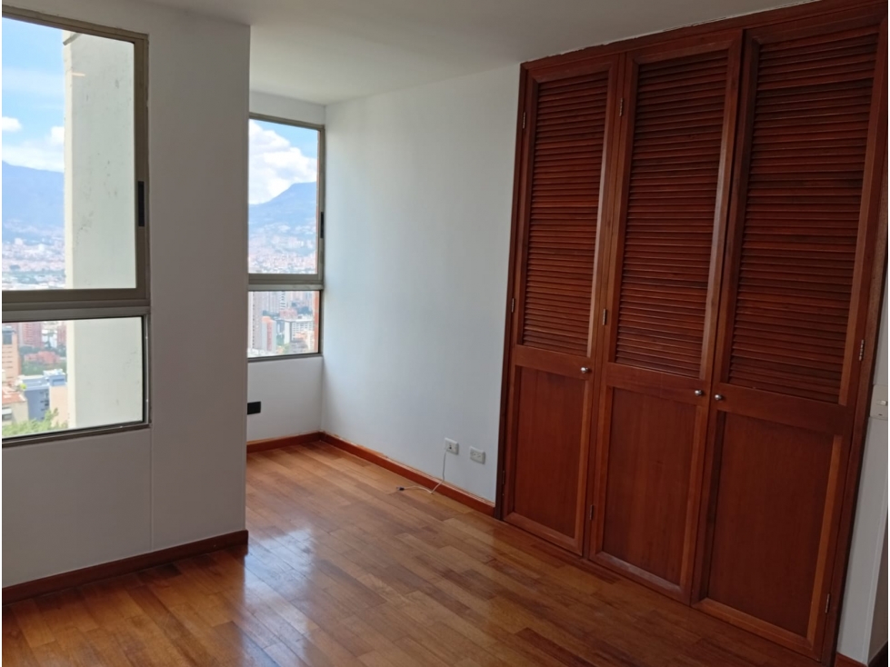 Apartamento en arriendo en Los Naranjos, Medellín · foto 9 de 19