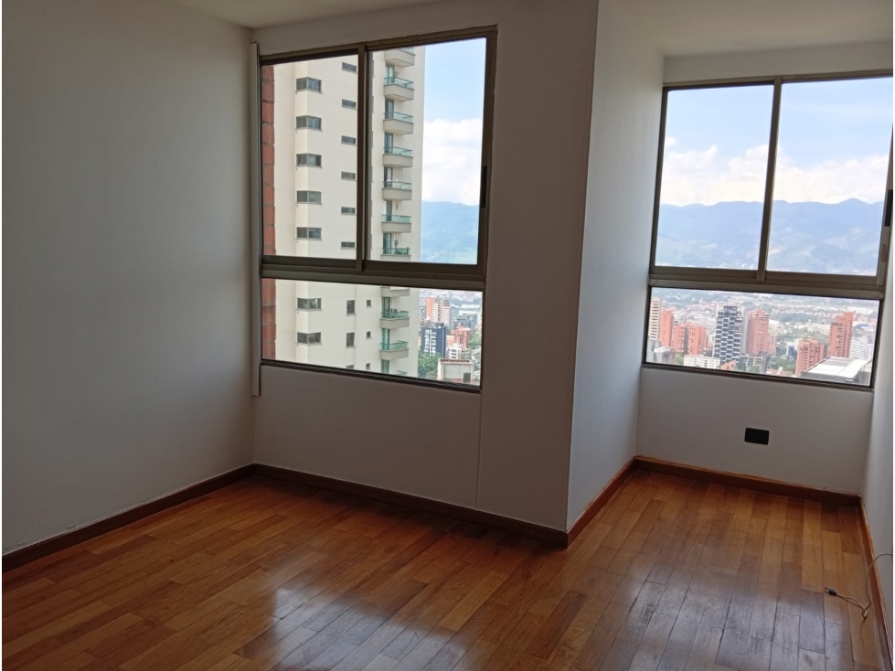 Apartamento en arriendo en Los Naranjos, Medellín · foto 12 de 19