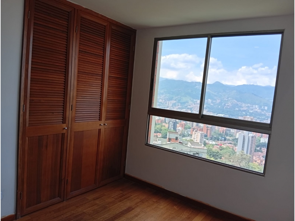 Apartamento en arriendo en Los Naranjos, Medellín · foto 13 de 19