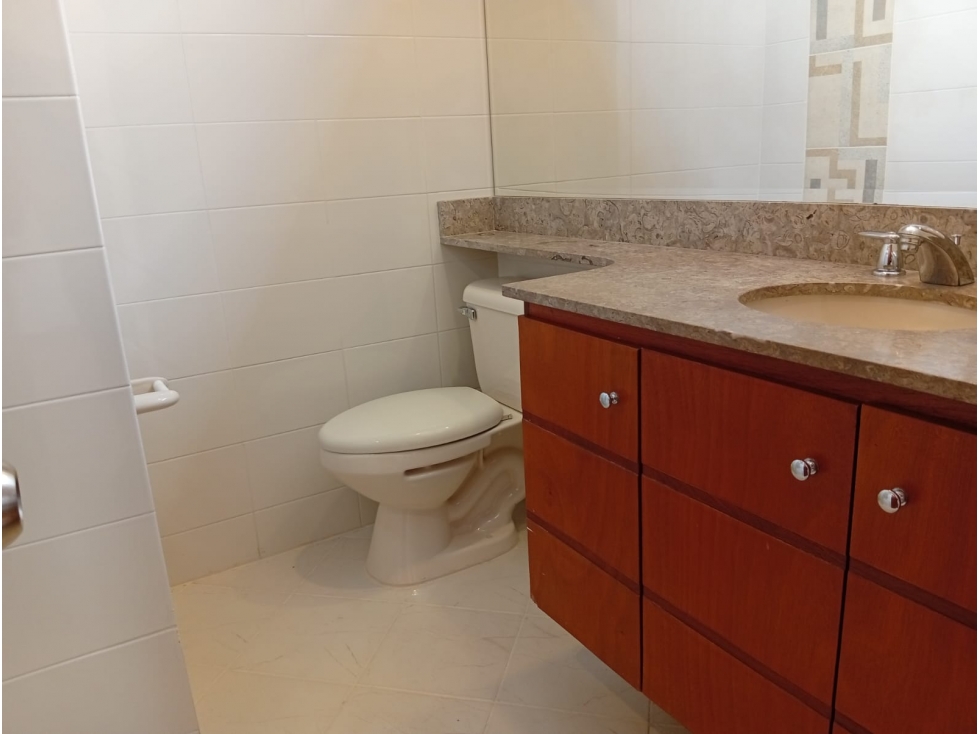 Apartamento en arriendo en Los Naranjos, Medellín · foto 16 de 19