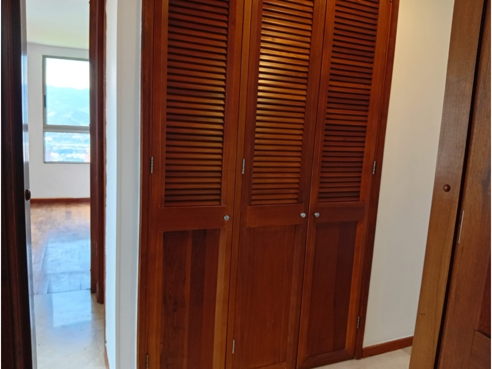 Apartamento en arriendo en Los Naranjos, Medellín · foto 17 de 19