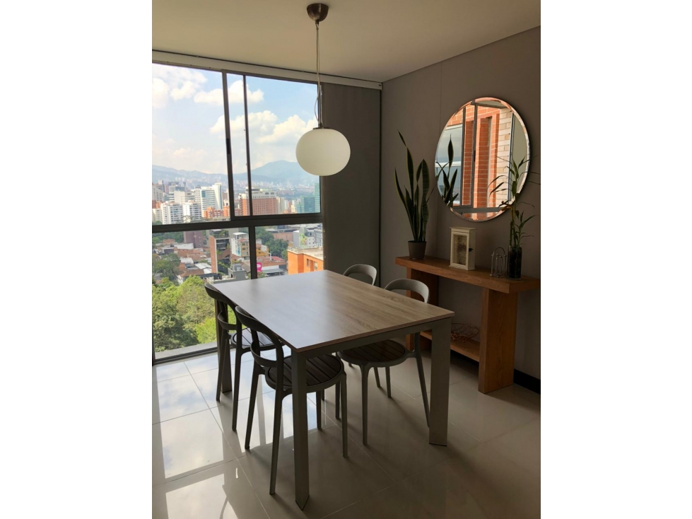 Apartamento en arriendo en Lalinde, Medellín · foto 4 de 17