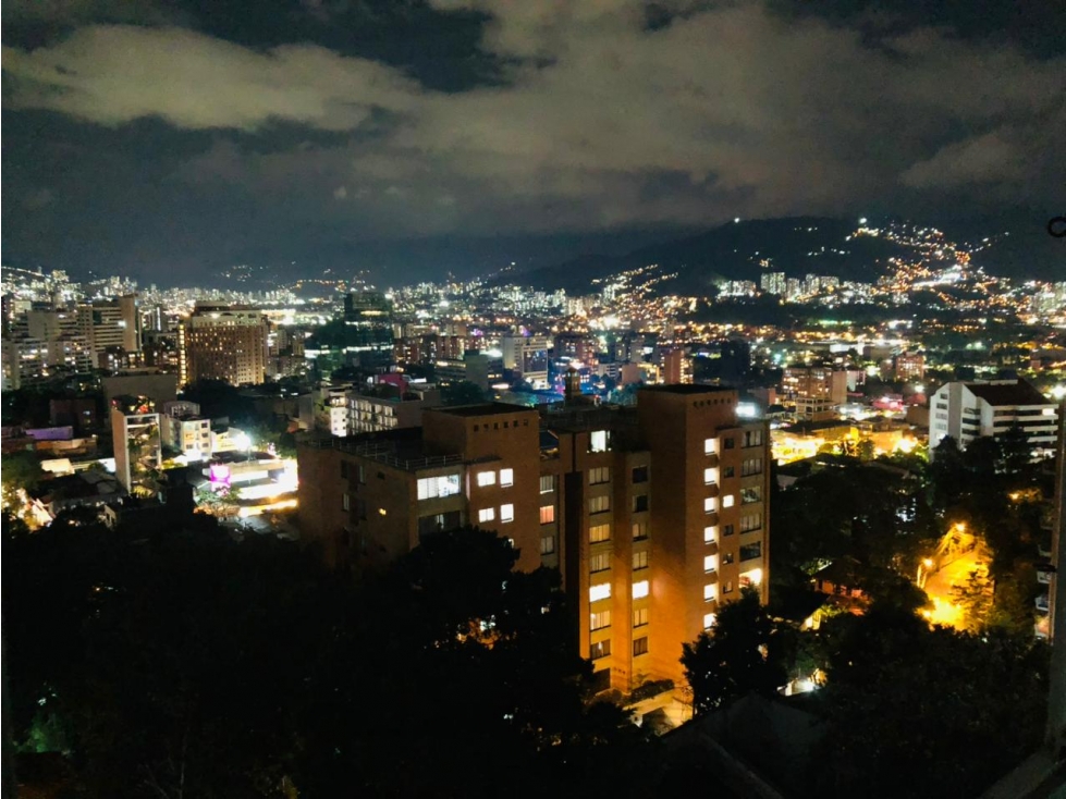 Apartamento en arriendo en Lalinde, Medellín · foto 5 de 17