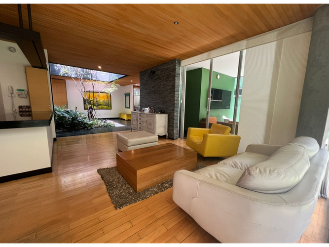 Casa de 4 alcobas en venta en Loma El Atravesado, Envigado, 345 m² · foto 4 de 24