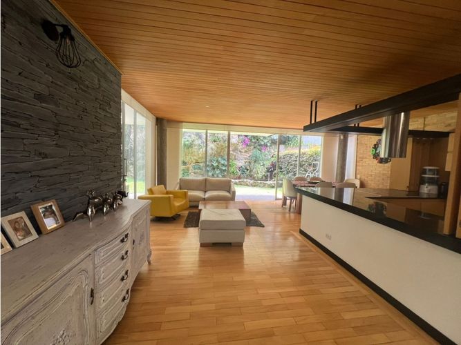 Casa de 4 alcobas en venta en Loma El Atravesado, Envigado, 345 m² · foto 7 de 24