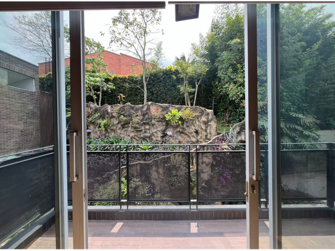 Casa de 4 alcobas en venta en Loma El Atravesado, Envigado, 345 m² · foto 10 de 24