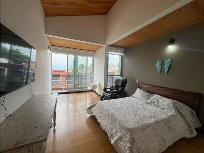 Casa de 4 alcobas en venta en Loma El Atravesado, Envigado, 345 m² · foto 14 de 24