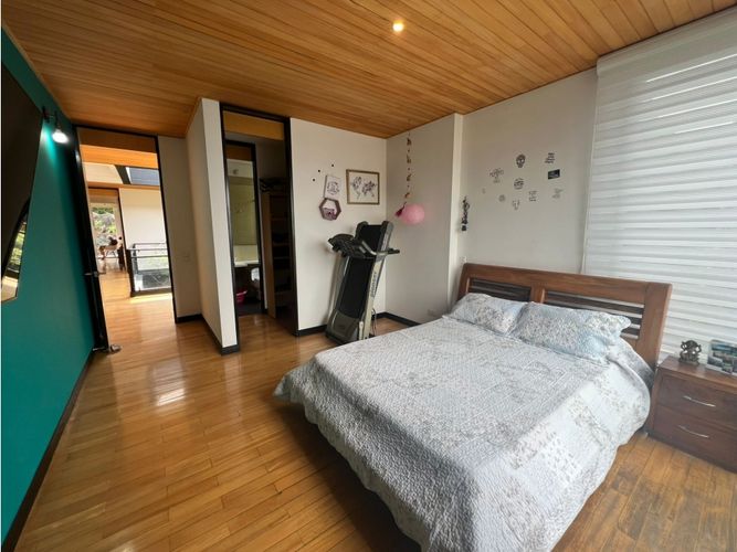 Casa de 4 alcobas en venta en Loma El Atravesado, Envigado, 345 m² · foto 15 de 24