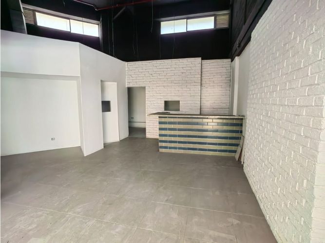 Local en venta en Las Palmas, Medellín, 56 m² · foto 2 de 15