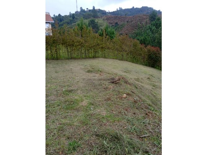 Lote en venta en Loma Del Escobero, Envigado, 1700 m² · foto 9 de 10
