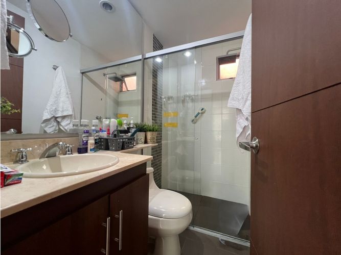 Apartamento de 3 alcobas en venta en Loma Del Chocho, Envigado, 129 m² · foto 15 de 16