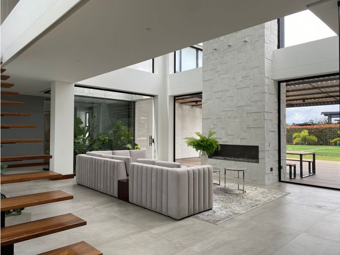 Casa de 5 alcobas en venta en Llano Grande, Rionegro, 800 m² · foto 10 de 18