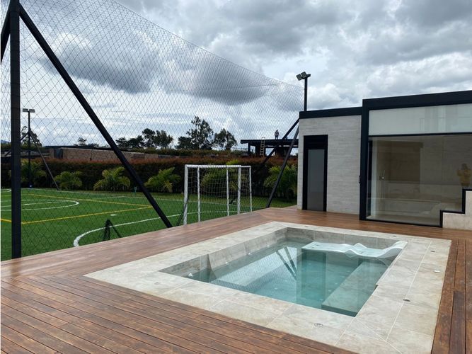 Casa de 5 alcobas en venta en Llano Grande, Rionegro, 800 m² · foto 18 de 18
