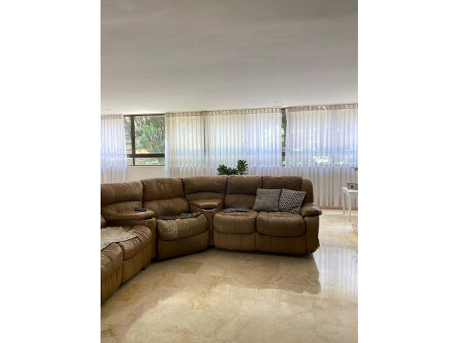 Apartamento de 4 alcobas en arriendo en Los Balsos, Medellín, 200 m² · foto 5 de 24