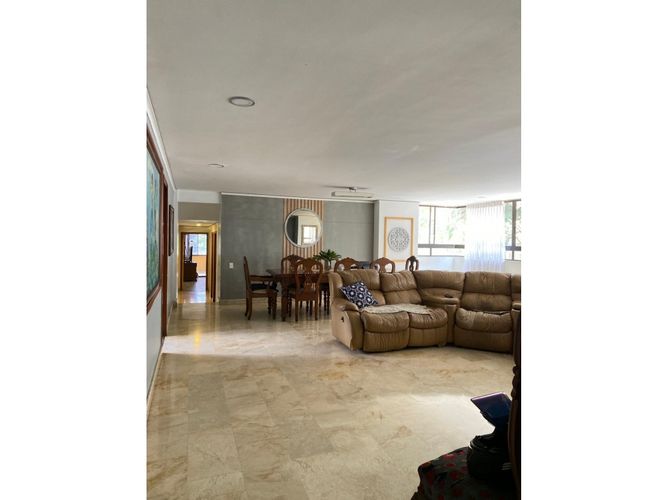 Apartamento de 4 alcobas en arriendo en Los Balsos, Medellín, 200 m² · foto 8 de 24