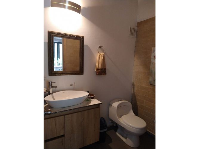 Casa de 3 alcobas en venta en Loma Del Escobero, Envigado, 230 m² · foto 4 de 24