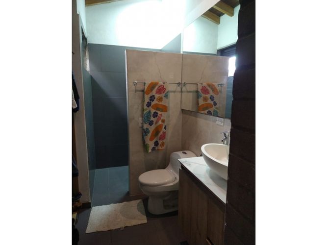 Casa de 3 alcobas en venta en Loma Del Escobero, Envigado, 230 m² · foto 5 de 24