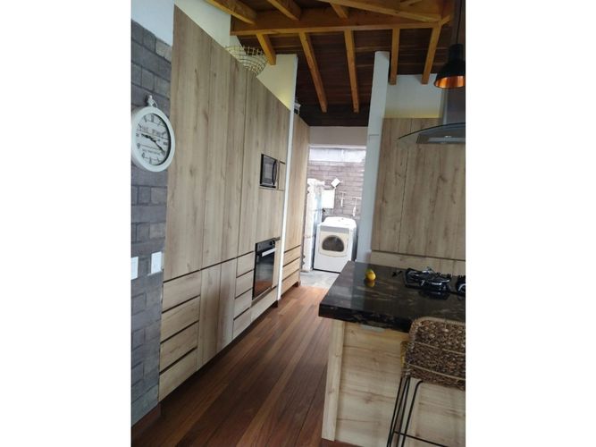 Casa de 3 alcobas en venta en Loma Del Escobero, Envigado, 230 m² · foto 6 de 24