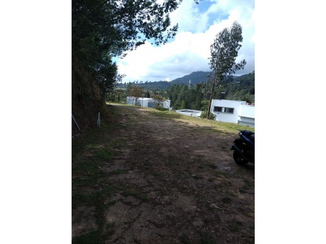 Casa de 3 alcobas en venta en Loma Del Escobero, Envigado, 230 m² · foto 11 de 24