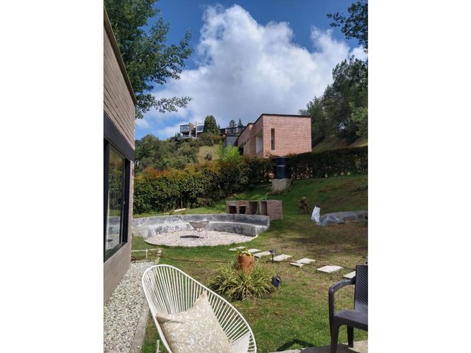 Casa de 3 alcobas en venta en Loma Del Escobero, Envigado, 230 m² · foto 12 de 24
