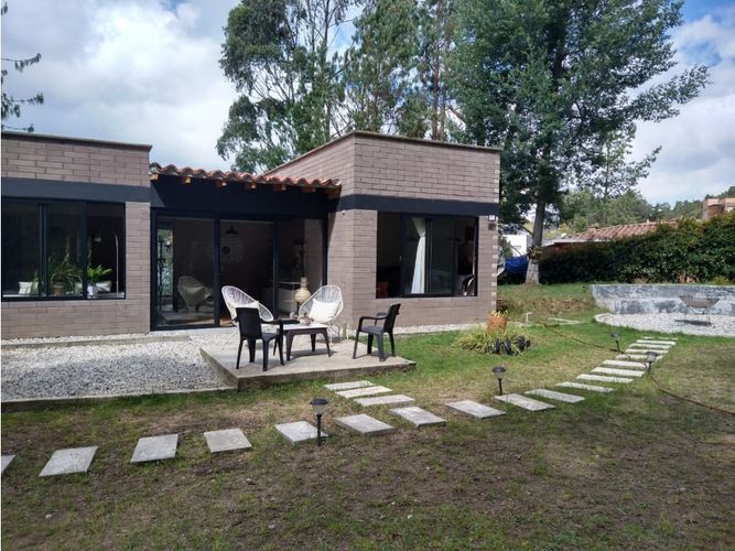 Casa de 3 alcobas en venta en Loma Del Escobero, Envigado, 230 m² · foto 13 de 24