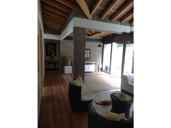 Casa de 3 alcobas en venta en Loma Del Escobero, Envigado, 230 m² · foto 14 de 24