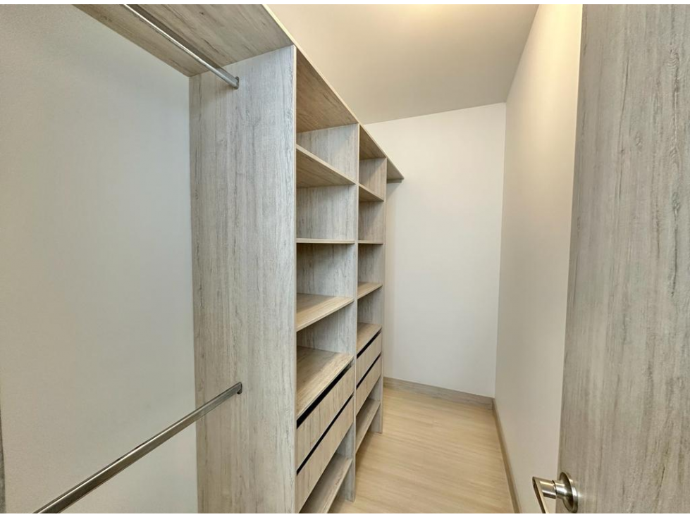 Apartamento en arriendo en La Linde, Medellín · foto 7 de 13