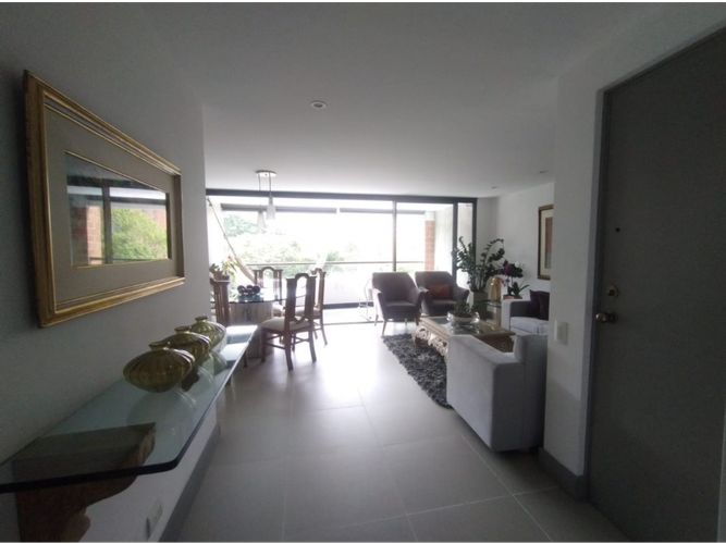 Apartamento de 3 alcobas en arriendo en Loma Benedictinos, Medellín, 114 m² · foto 4 de 19