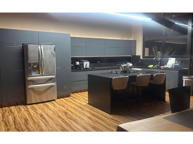 Casa de 3 alcobas en venta en Loma Del Escobero, Envigado · foto 3 de 18