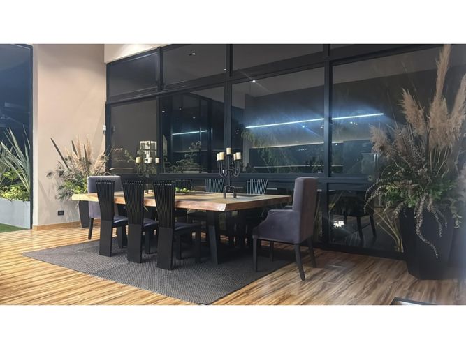 Casa de 3 alcobas en venta en Loma Del Escobero, Envigado · foto 4 de 18