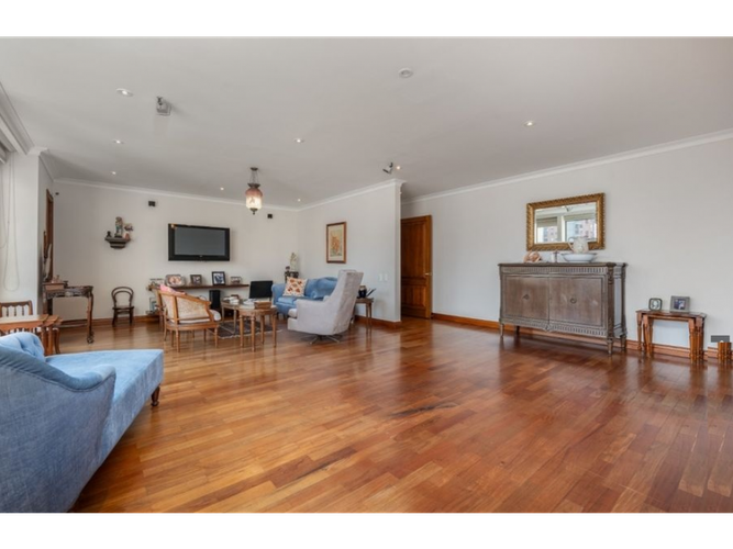 Apartamento de 3 alcobas en venta en Loma De Los Gonzalez, Medellín, 386 m² · foto 3 de 23