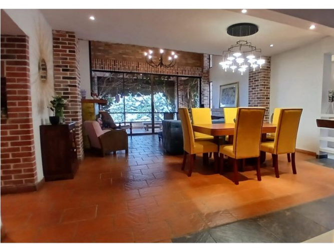 Casa de 6 alcobas en arriendo en Loma El Atravesado, Envigado, 114 m² · foto 3 de 24