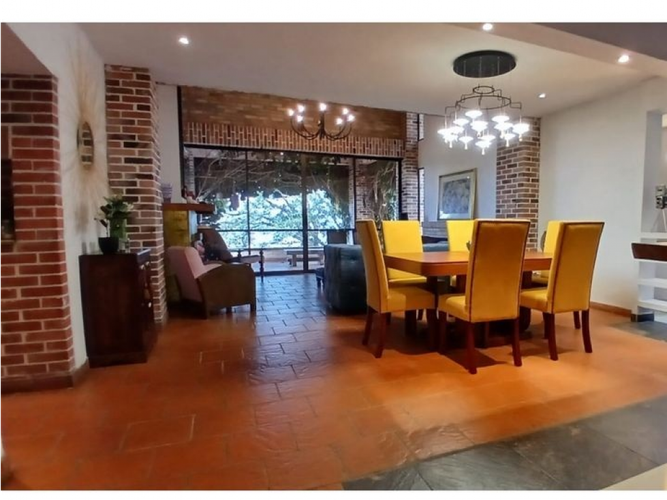 Casa de 6 alcobas en arriendo en Loma El Atravesado, Envigado, 114 m² · foto 5 de 24